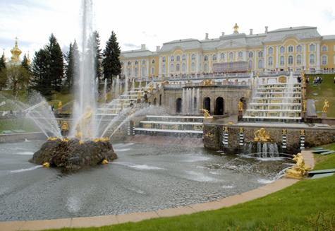 Petrodvorec--feeriya-ot-zlato-i-vodni-strui